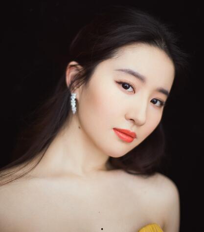 吃瓜娱乐圈刘亦菲,娱乐圈的瓜田仙子,美丽与实力并存 第2张 吃瓜娱乐圈刘亦菲,娱乐圈的瓜田仙子,美丽与实力并存 第2张